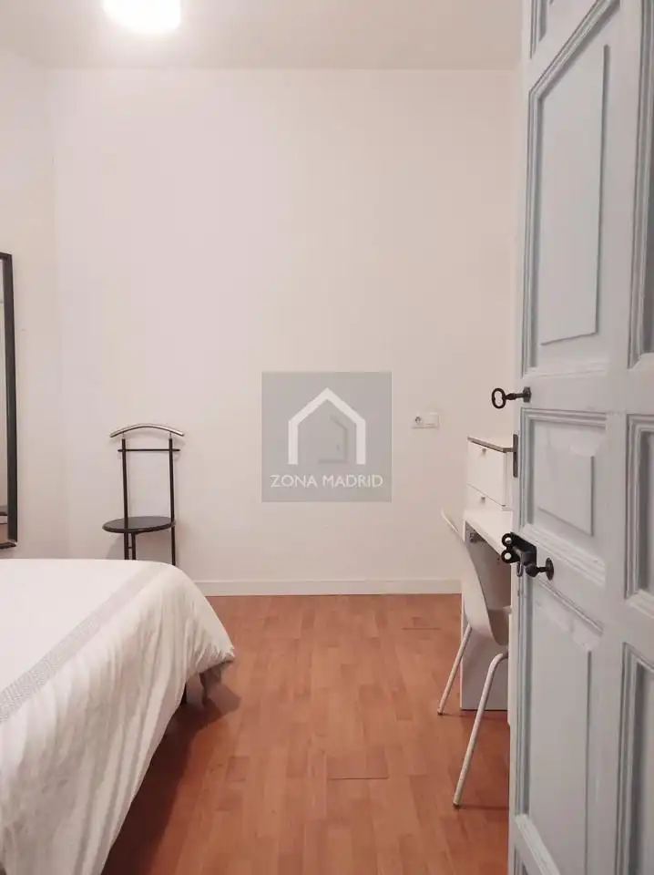 Habitación de Piso en venta en Madrid con Trastero