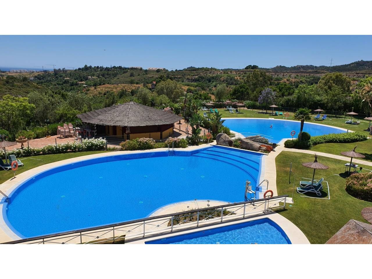 Swimming pool of Duplex for sale in Benahavís  with Air Conditioner, Terrace and Storage room