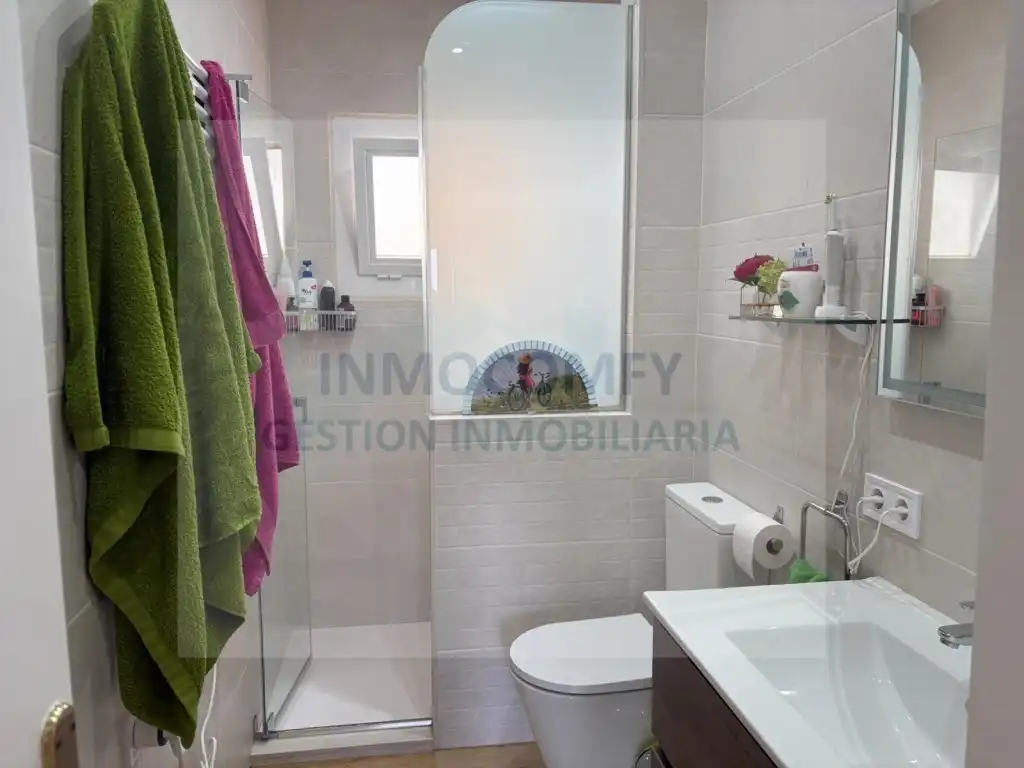 Bathroom of Flat for sale in Palamós