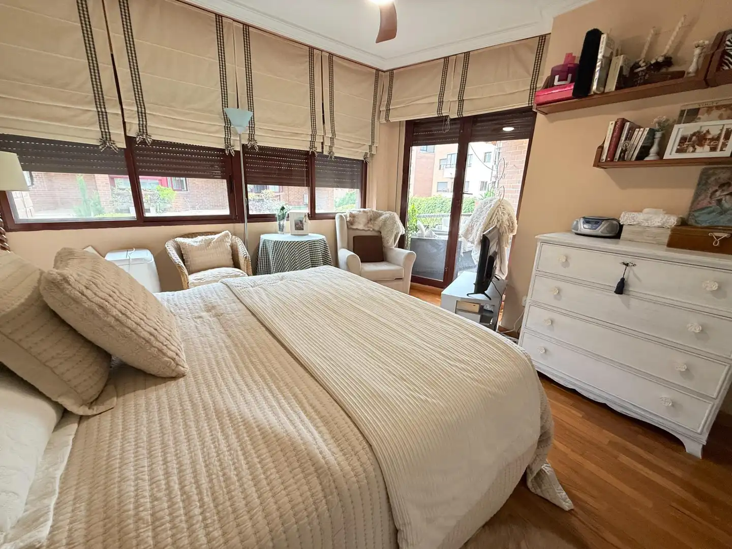 Habitación de Casa adosada en venta en Sant Joan d'Alacant con Jardín privado y Piscina comunitaria
