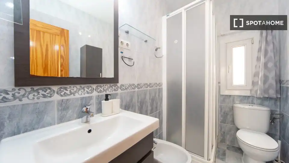 Room in Barrio de Zaidín