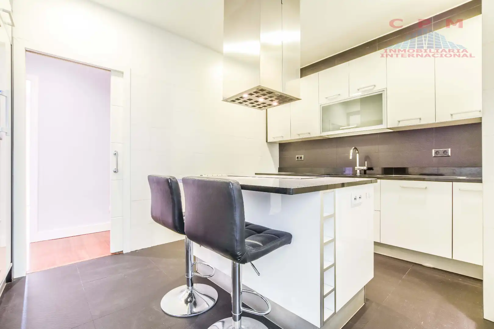 Kitchen of Flat for rent in Madrid  with Air Conditioner, Heating and Parquet flooring