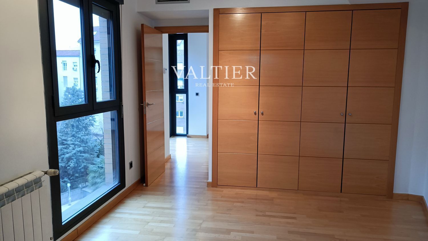 Bedroom of Flat for rent in  Madrid Capital  with Air Conditioner, Storage room and Swimming Pool