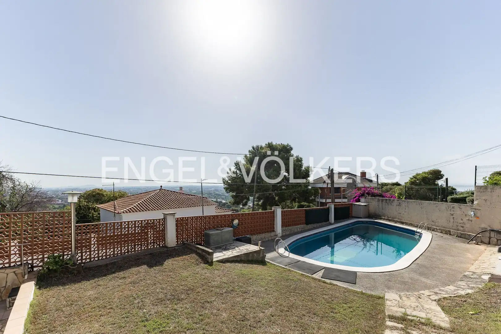 Swimming pool of Houses for sale in Castelldefels  with Air Conditioner, Heating and Private garden