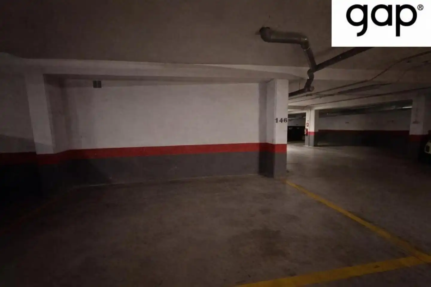Parking of Flat for rent in Cuenca  with Air Conditioner, Heating and Parquet flooring