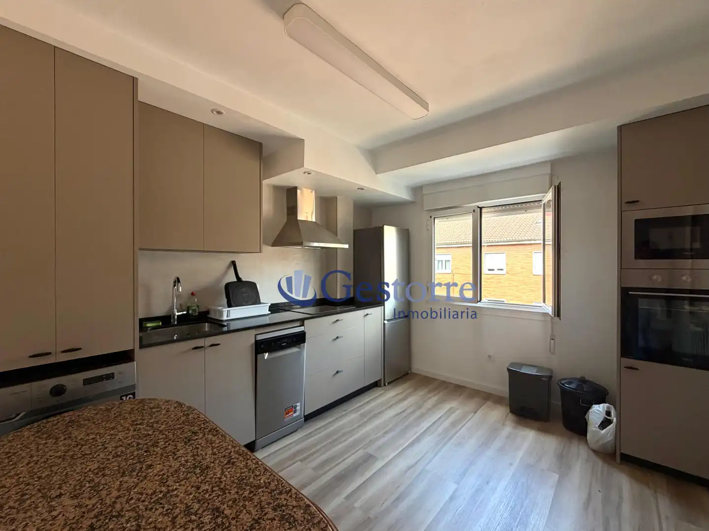 Flat for rent in Oviedo - CL VICTOR HEVIA, Vallobín