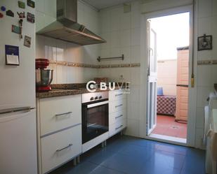 Cuina de Casa adosada en venda en Villanueva del Ariscal amb Calefacció, Terrassa i Moblat