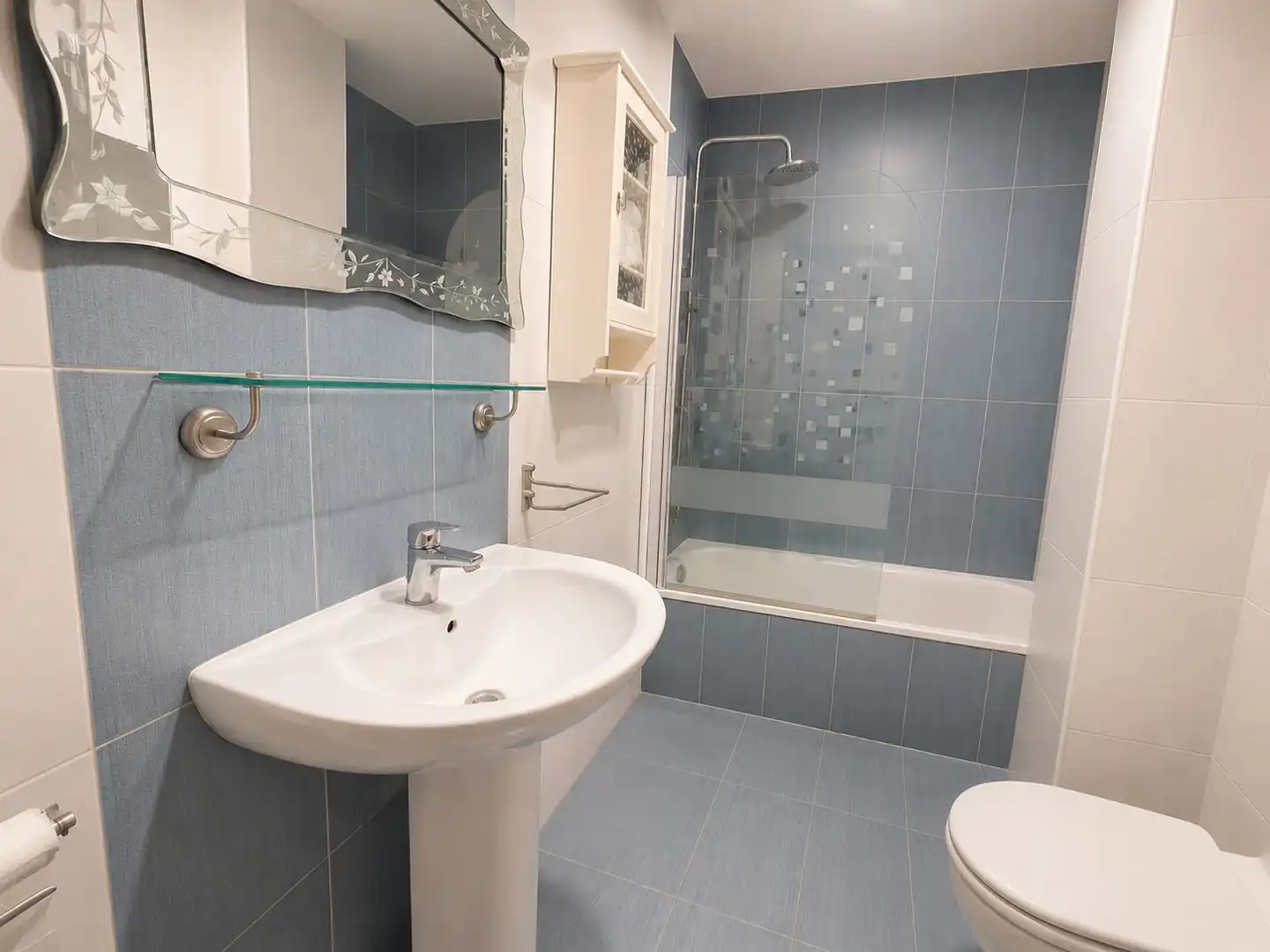 Baño de Piso en venta en Manzanares con Aire acondicionado y Calefacción