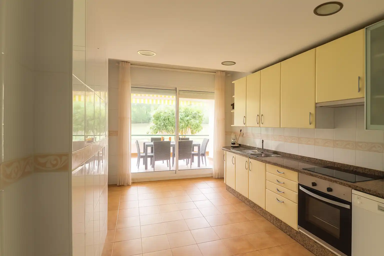 Kitchen of Ground floor for rent in Marbella  with Air Conditioner, Storage room and Furnished