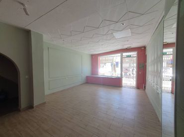 Local comercial en venda a Avenida Ricardo Carapeto Zambrano
