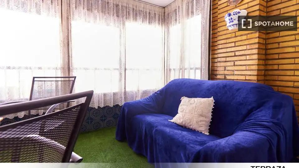 Habitación de Piso de alquiler en Sevilla con Aire acondicionado, Calefacción y Amueblado