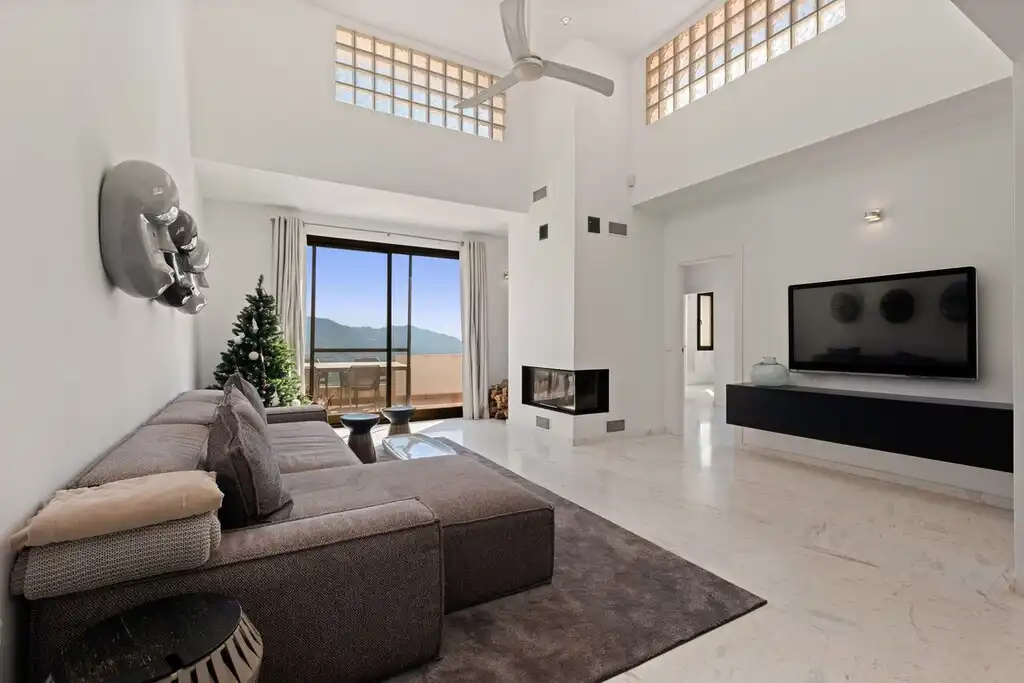 Penthouse with pool for sale in La Mairena, imagen 2