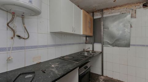 Foto 4 de Piso en venta en Av Rasos de Peguera, Ciutat Meridiana, Barcelona Capital
