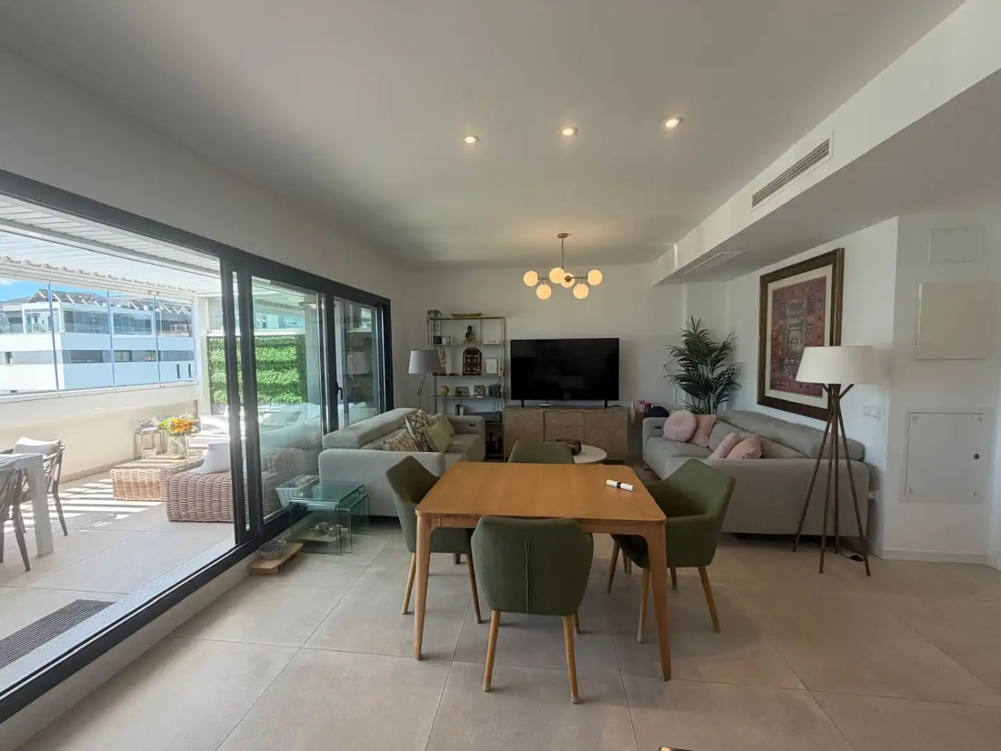 Wohnzimmer von Dachboden zum Verkauf in Torremolinos mit Klimaanlage, Heizung und Terrasse