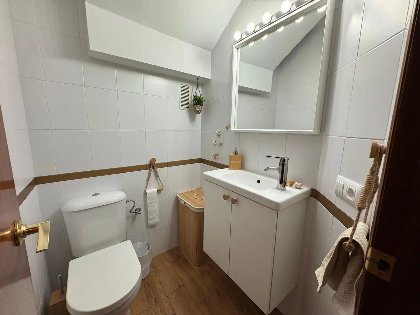 Bathroom of Detached homes for sale in Sanlúcar de Barrameda  with Air Conditioner and Storage room