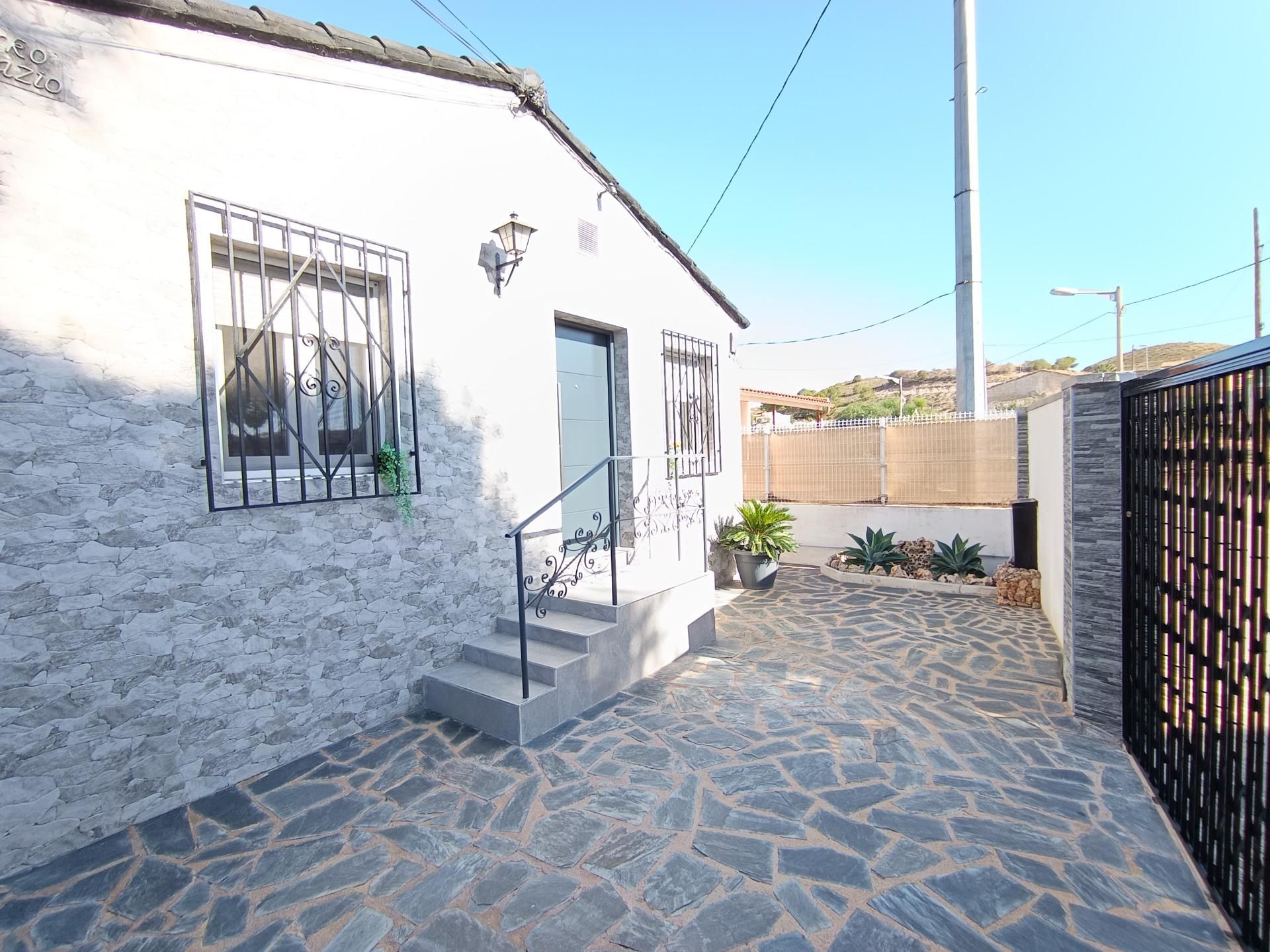 Vista exterior de Casa o xalet en venda en Molina de Segura amb Aire condicionat, Calefacció i Jardí privat