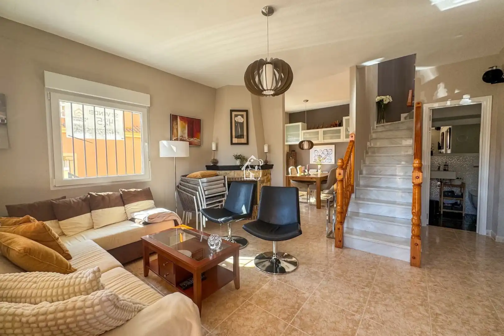 Sala d'estar de Casa o xalet en venda en Orihuela amb Aire condicionat, Terrassa i Piscina