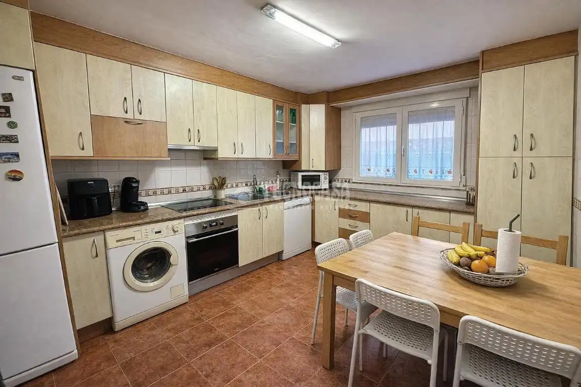 Cocina de Casa adosada en venta en Lominchar con Aire acondicionado, Calefacción y Jardín privado