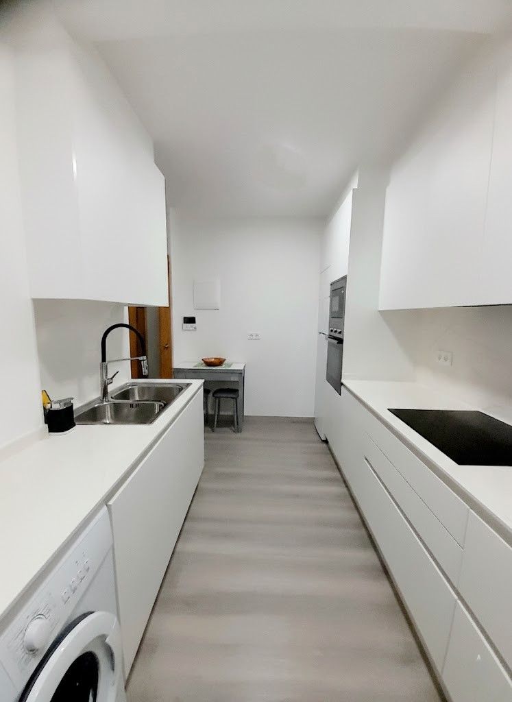 Cuina de Pis en venda en Pontevedra Capital  amb Traster i Moblat