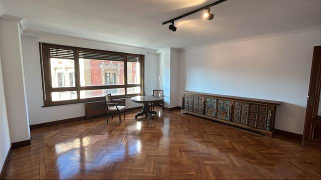 Piso en Venta en Calle Yanguas y Miranda, 3 en 1º Ensanche