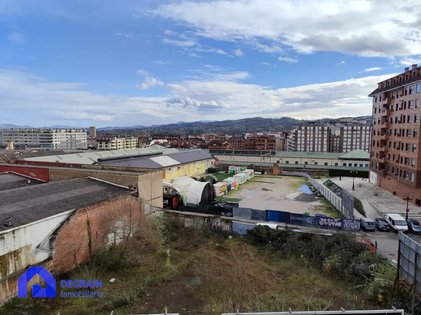 Außenansicht von Wohnung zum Verkauf in Oviedo  mit Heizung und Abstellraum