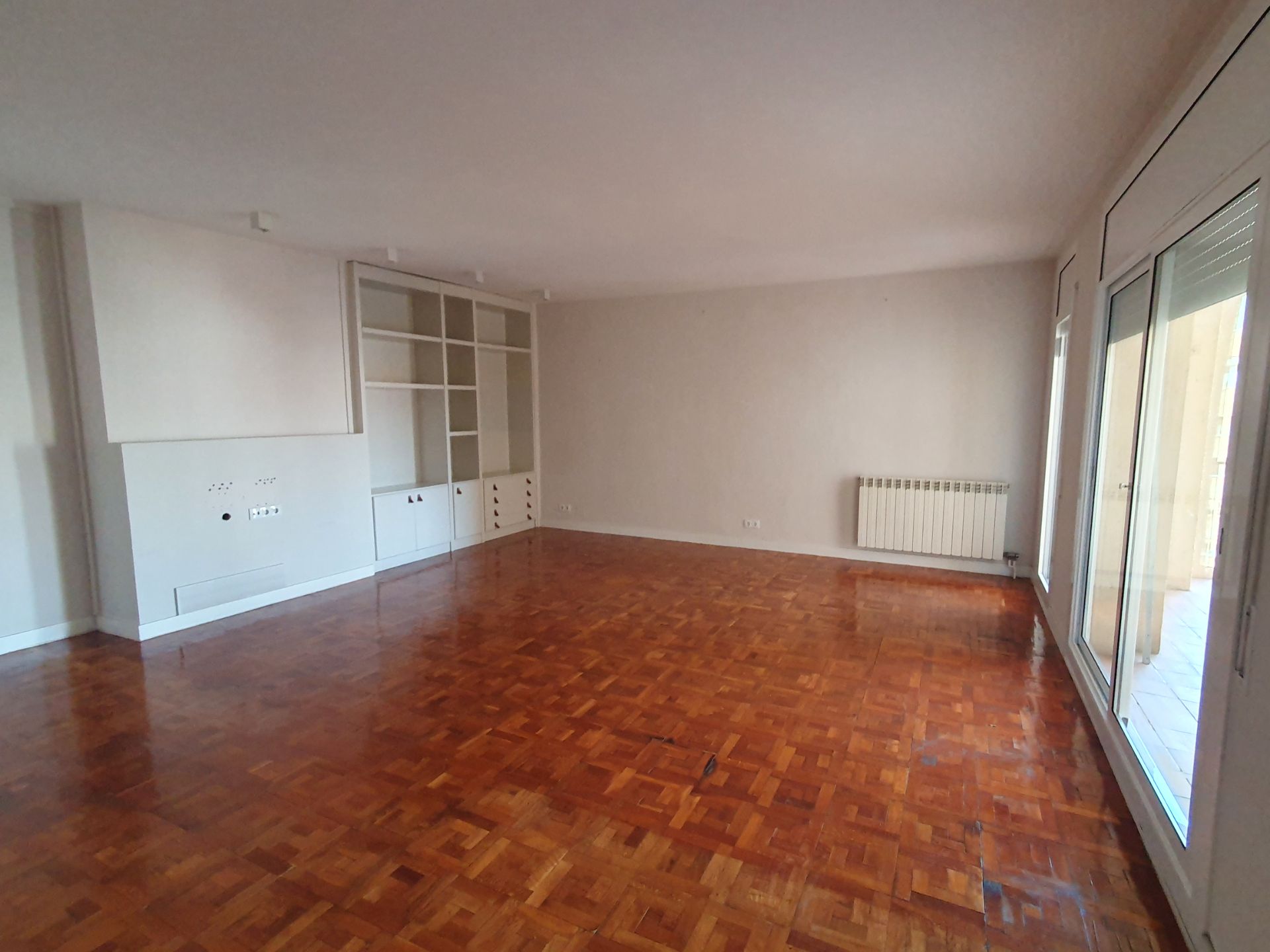 Sala de estar de Piso en venta en  Barcelona Capital con Calefacción, Parquet y Horno