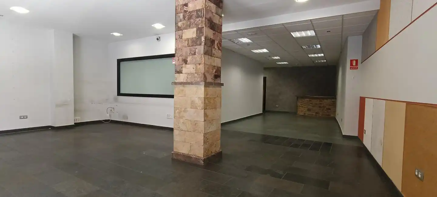 Geschaftsraum zum Verkauf in León Capital 
