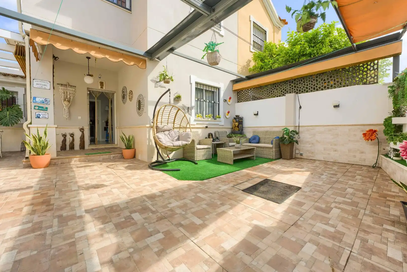 Terrasse von Einfamilien-Reihenhaus zum Verkauf in Espartinas mit Klimaanlage, Heizung und Parkett