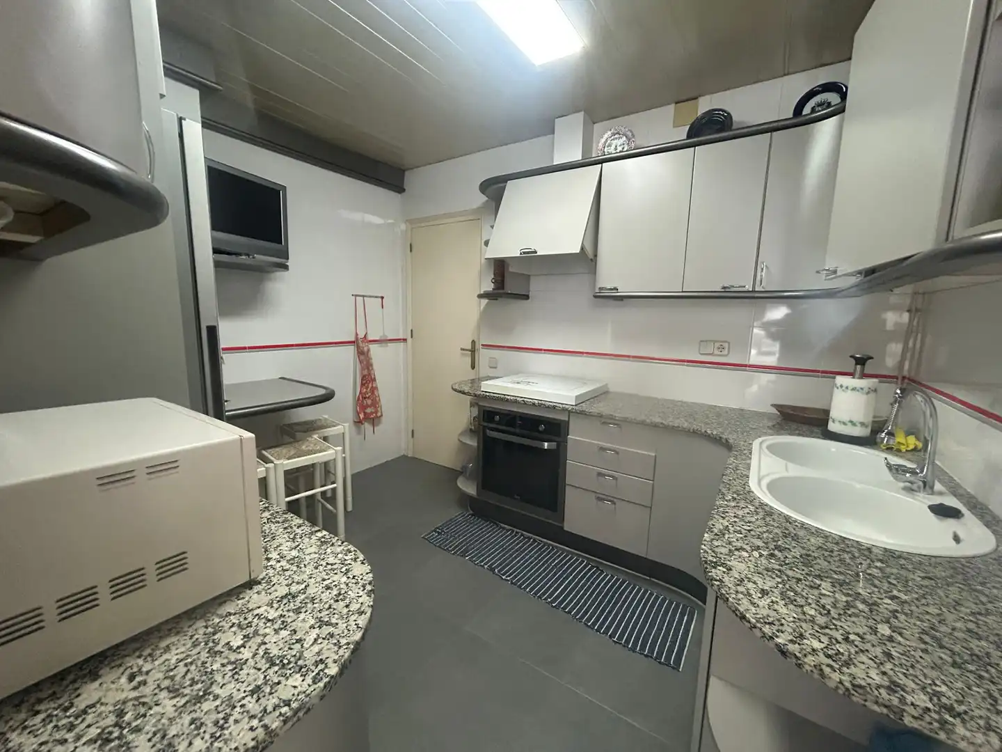 Küche von Wohnung zum Verkauf in Barcelona mit Klimaanlage, Heizung und Möbliert