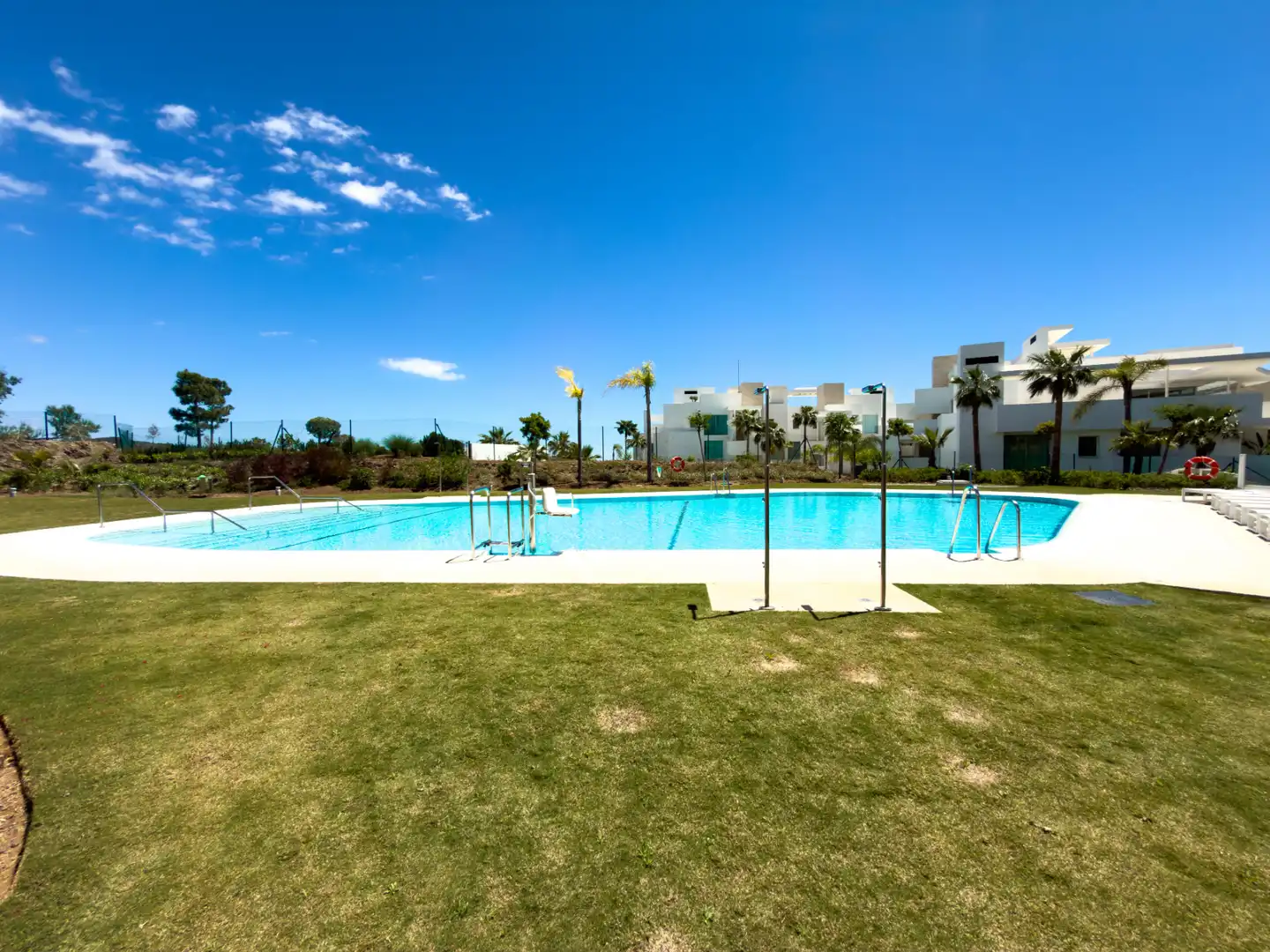 Schwimmbecken von Wohnung zum Verkauf in Ojén mit Klimaanlage, Terrasse und Abstellraum