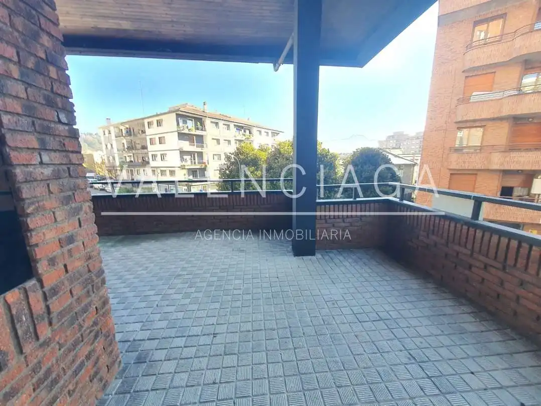 Exterior view of Commercial properties for sale in Beasain  with Air Conditioner