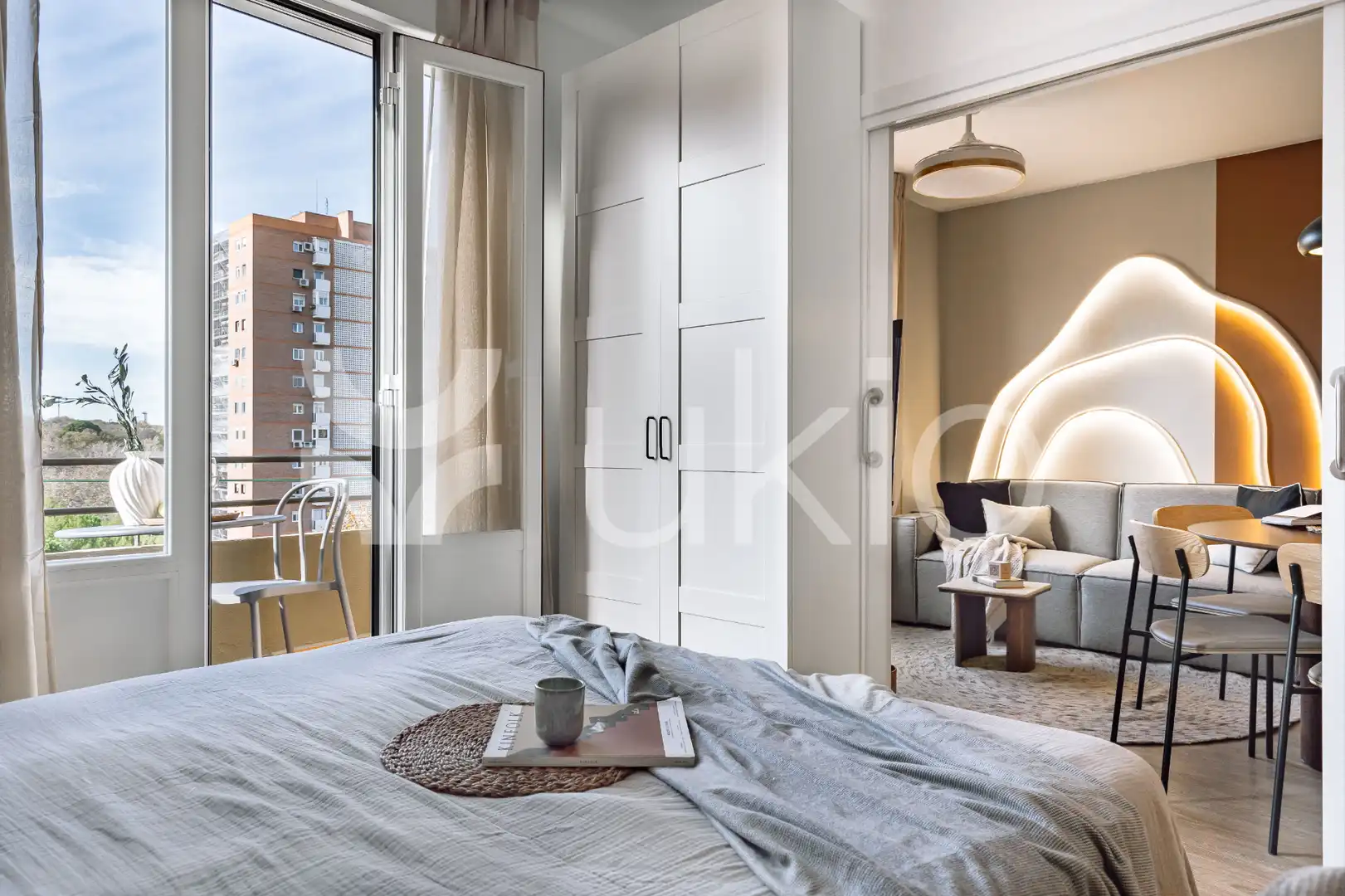 Dormitori de Apartament de lloguer en Madrid amb Aire condicionat, Calefacció i Terrassa