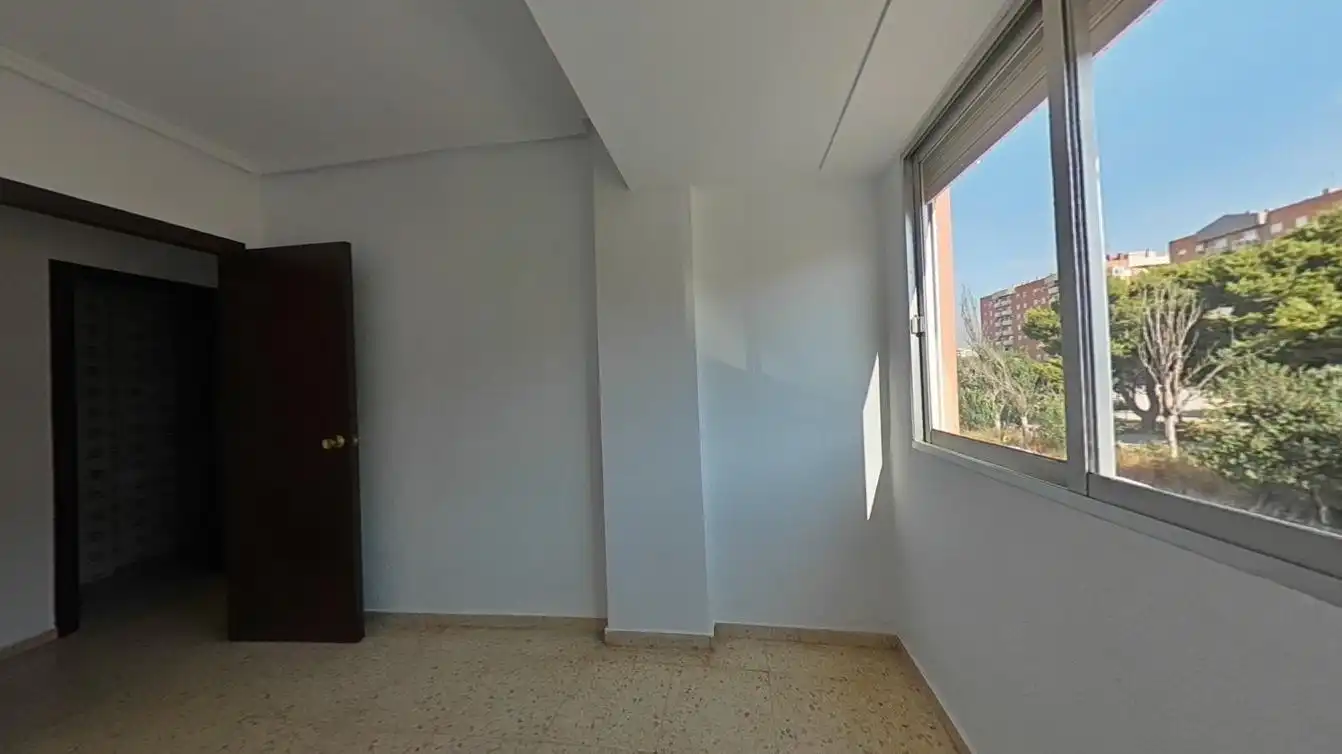 Bedroom of Flat for sale in Valencia