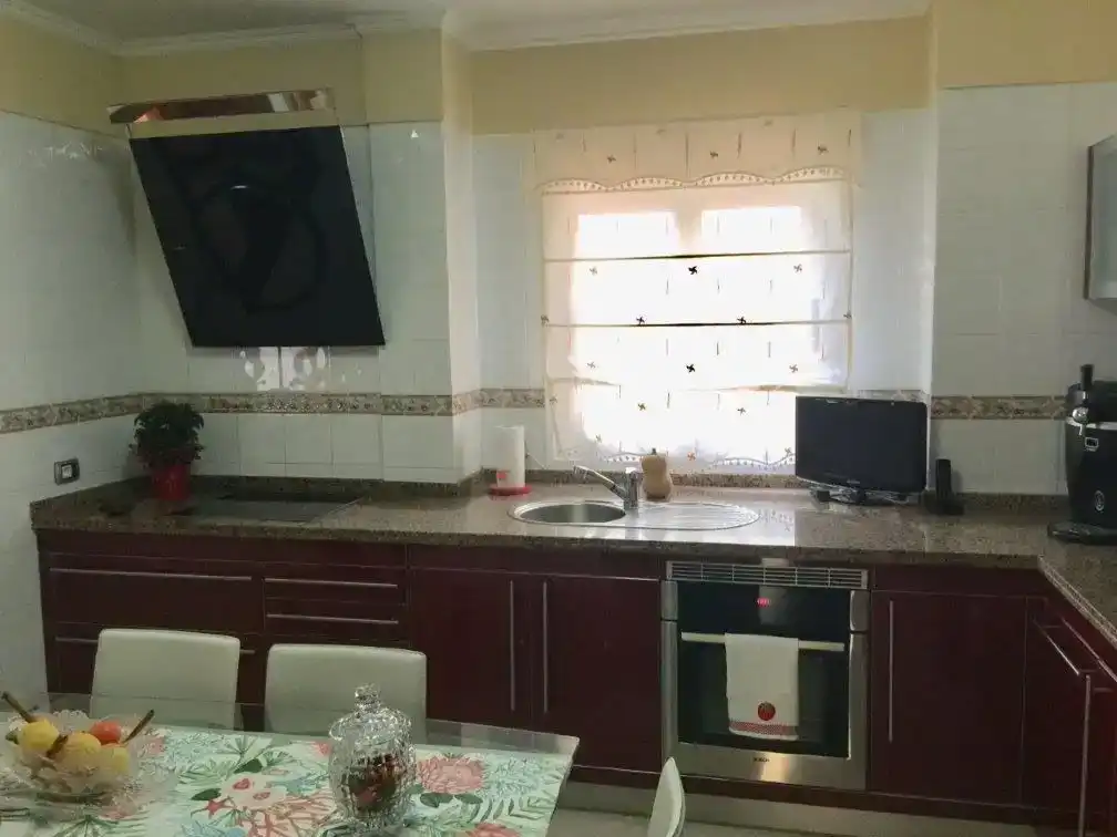 Cuina de Casa o xalet en venda en El Sauzal amb Piscina i Balcó