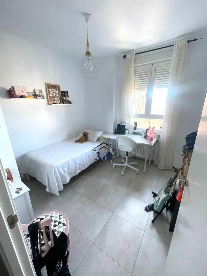 Dormitori de Pis en venda en Cáceres amb Aire condicionat i Terrassa