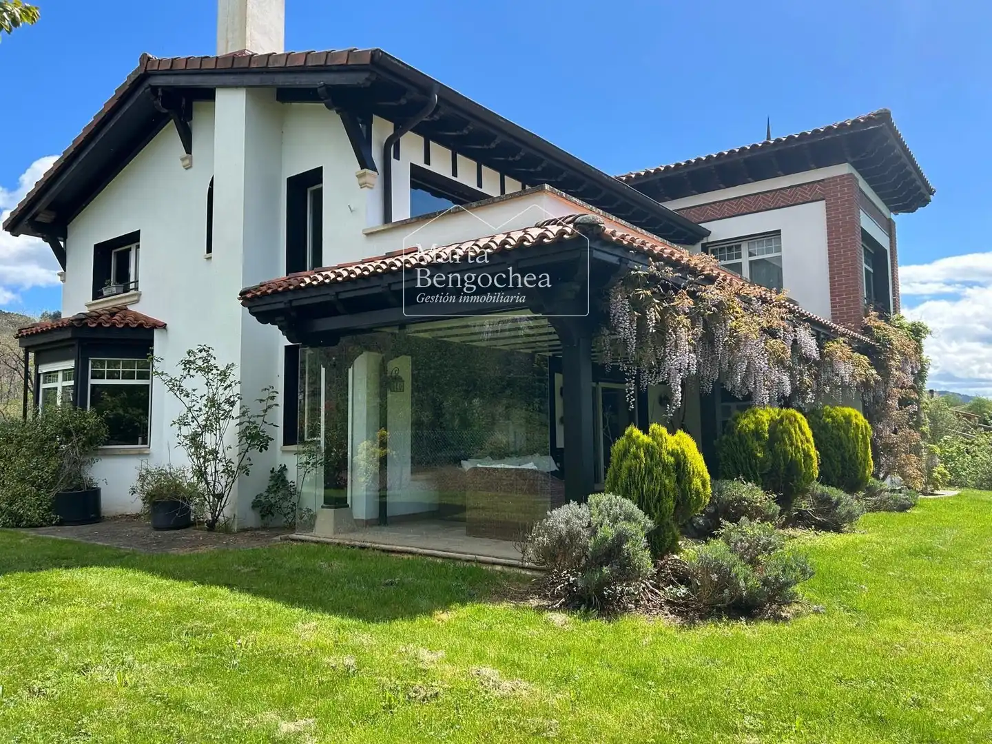 Vista exterior de Casa o chalet en venta en Legutio con Calefacción, Jardín privado y Terraza