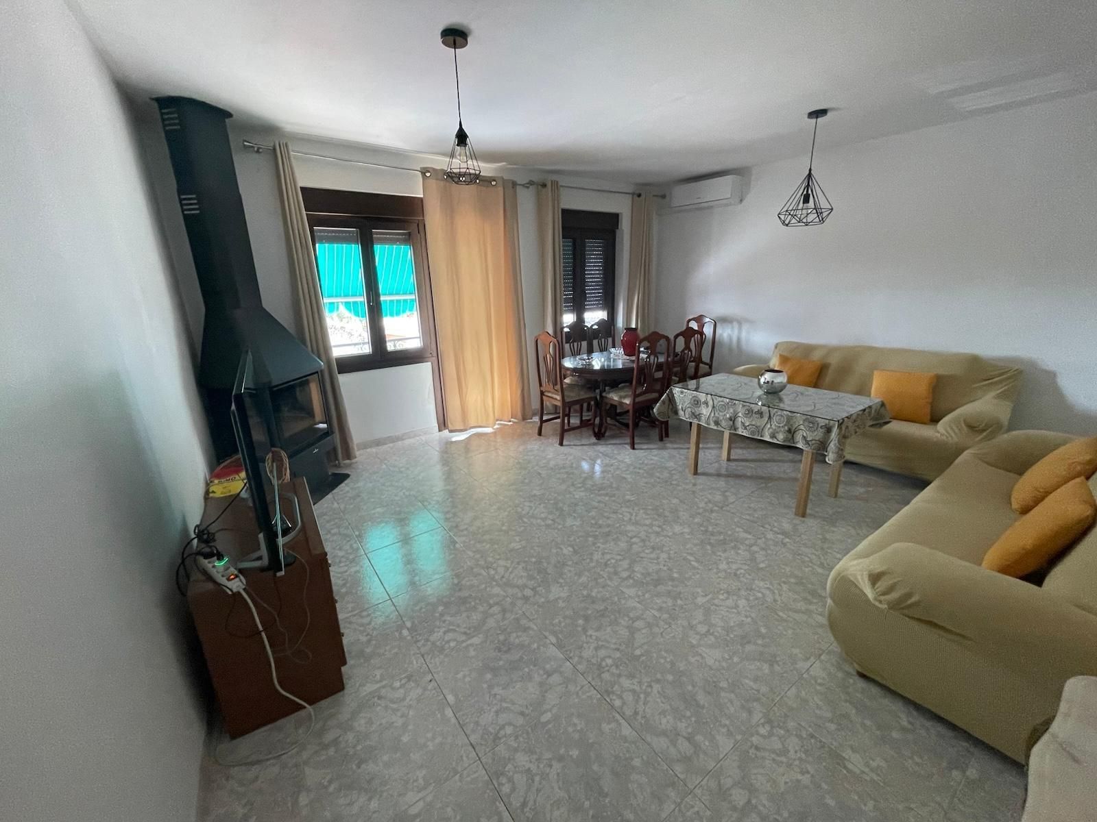 Sala d'estar de Edifici en venda en Montánchez