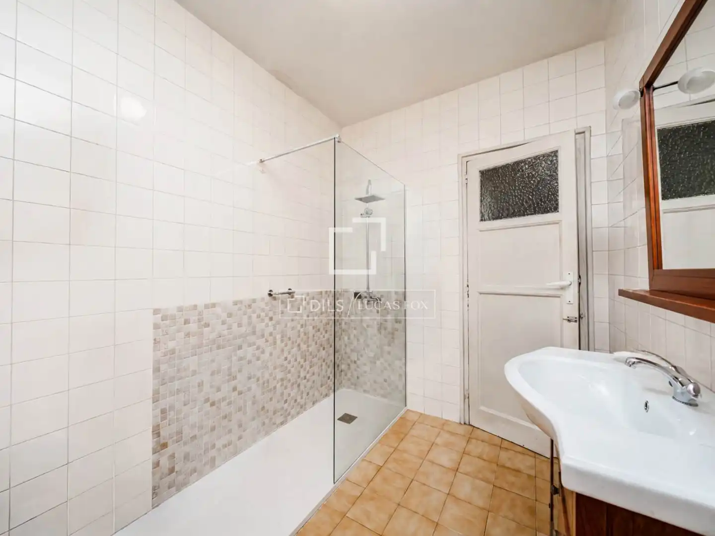 Baño de Piso en venta en Madrid con Aire acondicionado, Calefacción y Terraza