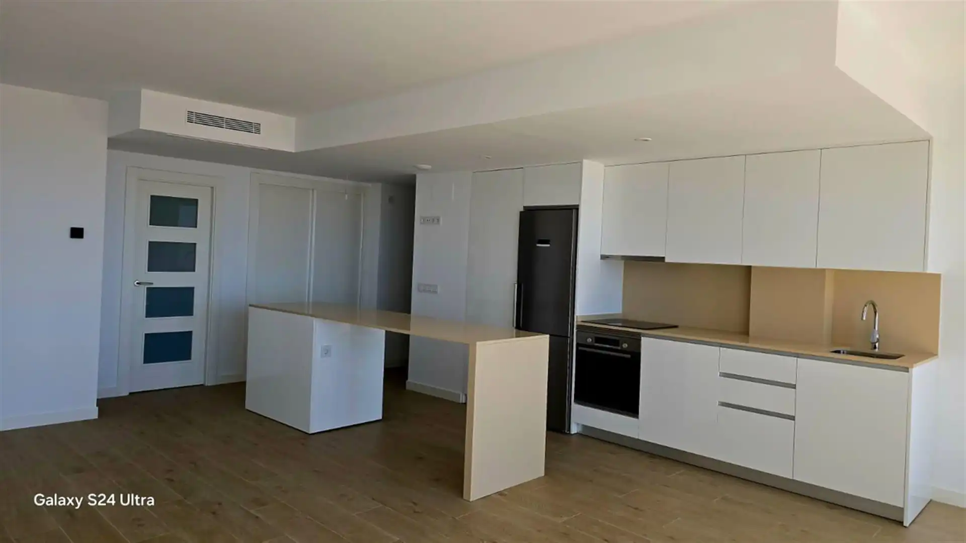 Cuina de Apartament en venda en Estepona amb Aire condicionat i Terrassa