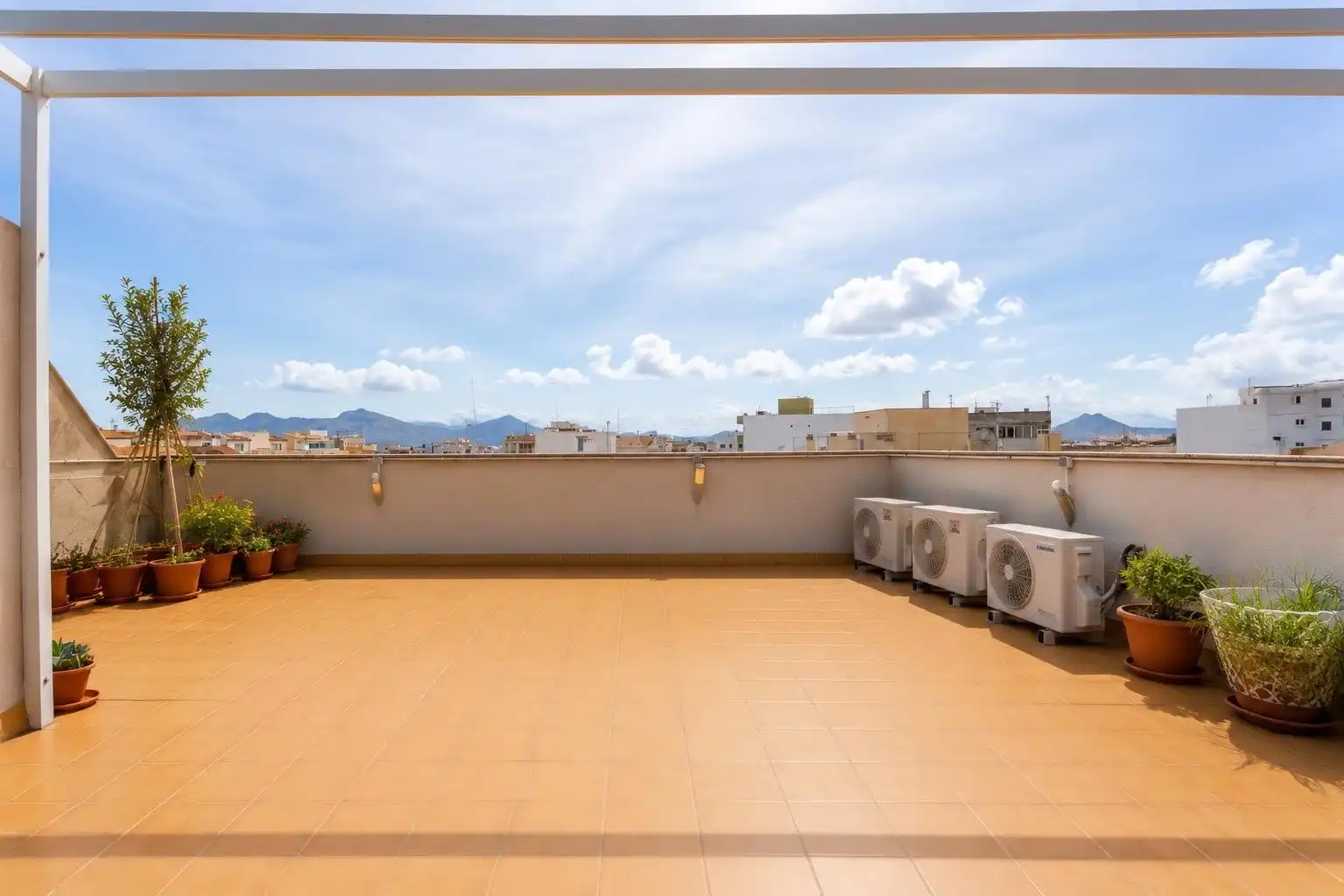 Terrasse von Dachboden zum Verkauf in Pollença mit Klimaanlage, Heizung und Parkett