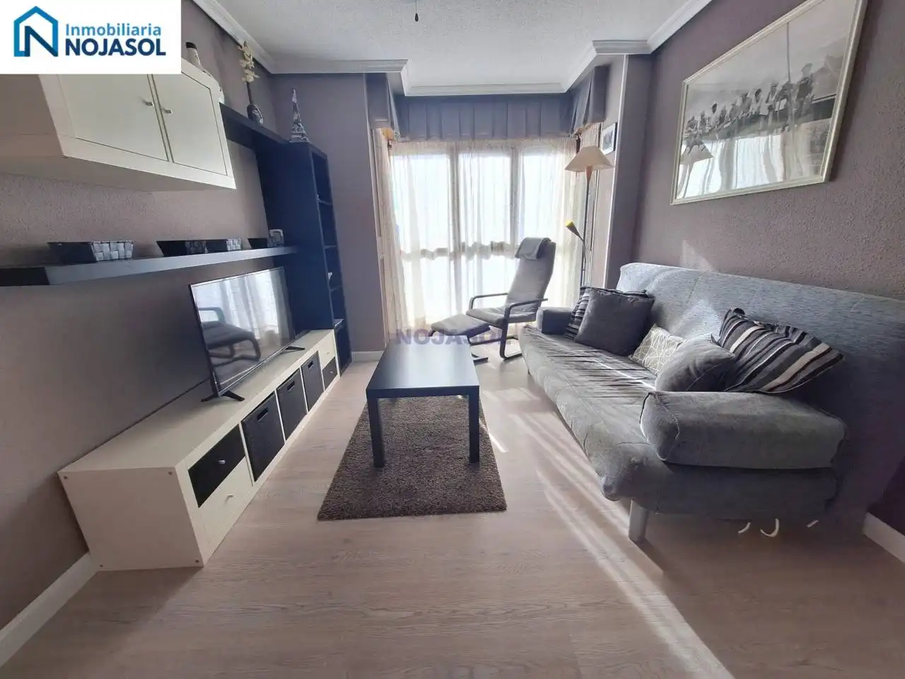 Sala de estar de Apartamento en venta en Noja con Calefacción, Terraza y Amueblado