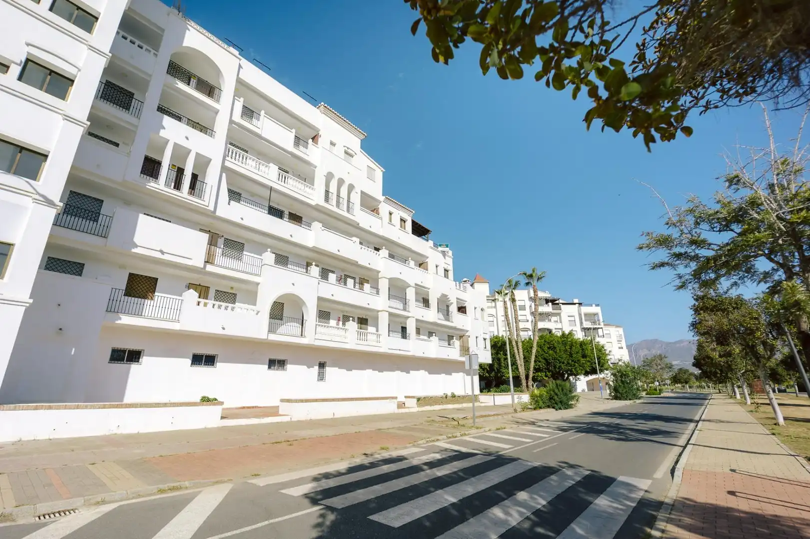 Vista exterior de Àtic en venda en Salobreña amb Jardí privat, Terrassa i Balcó