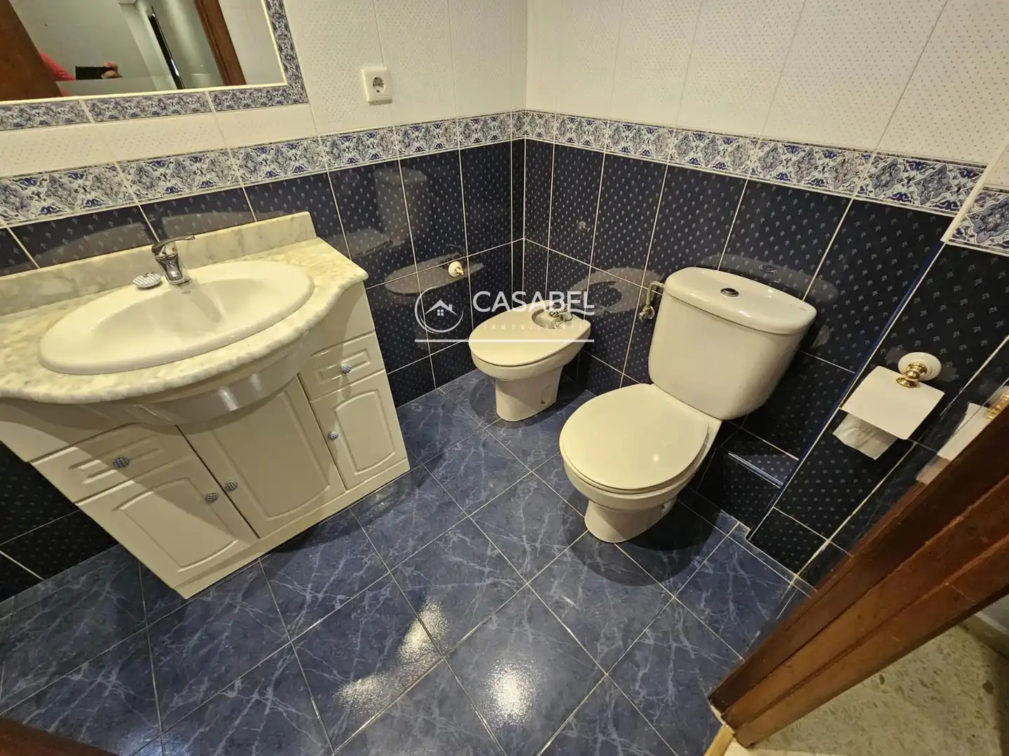 Bathroom of Attic for sale in Córdoba  with Air Conditioner