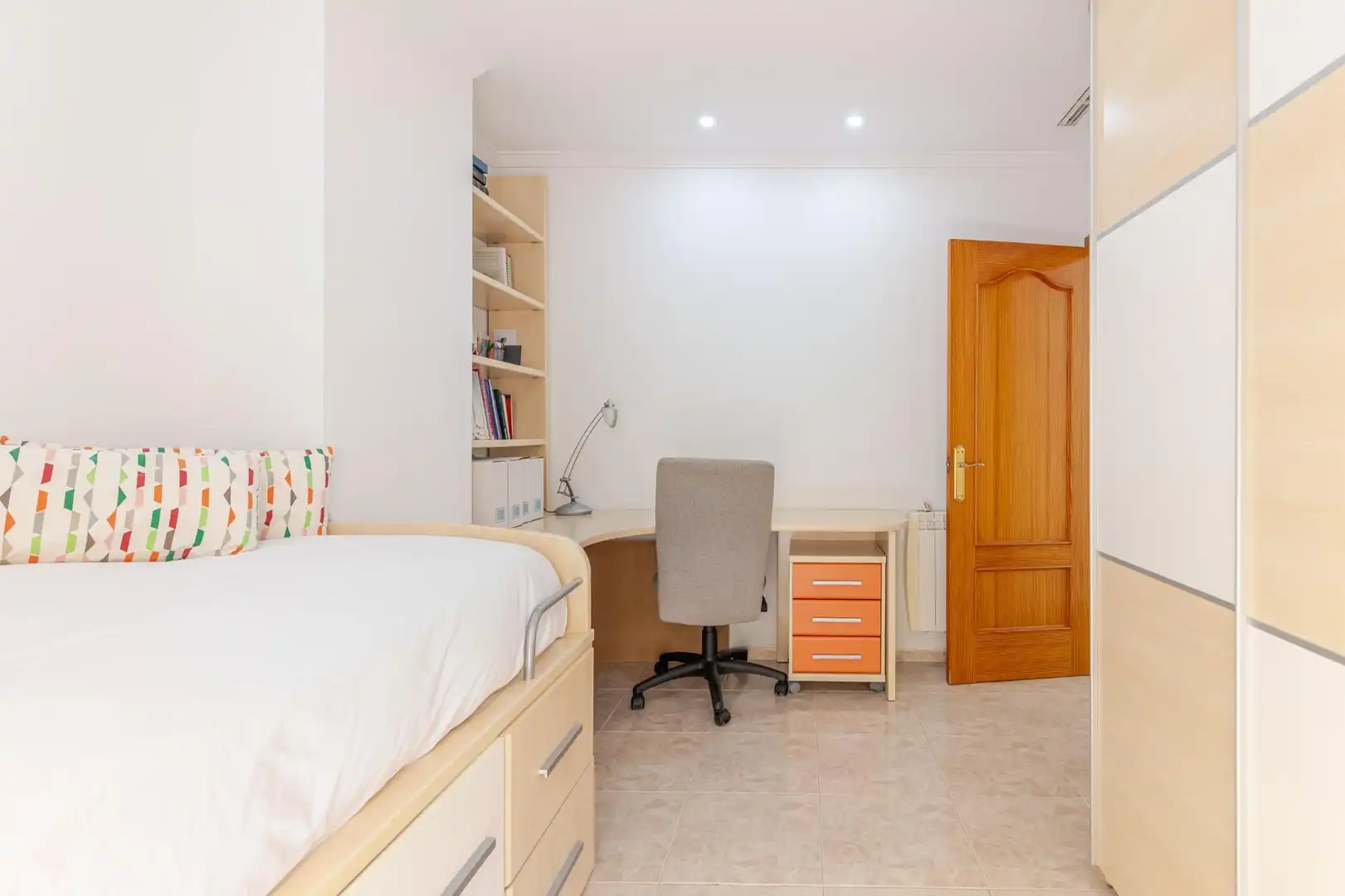 Habitación de Casa adosada en venta en Sagunto / Sagunt con Aire acondicionado, Calefacción y Terraza