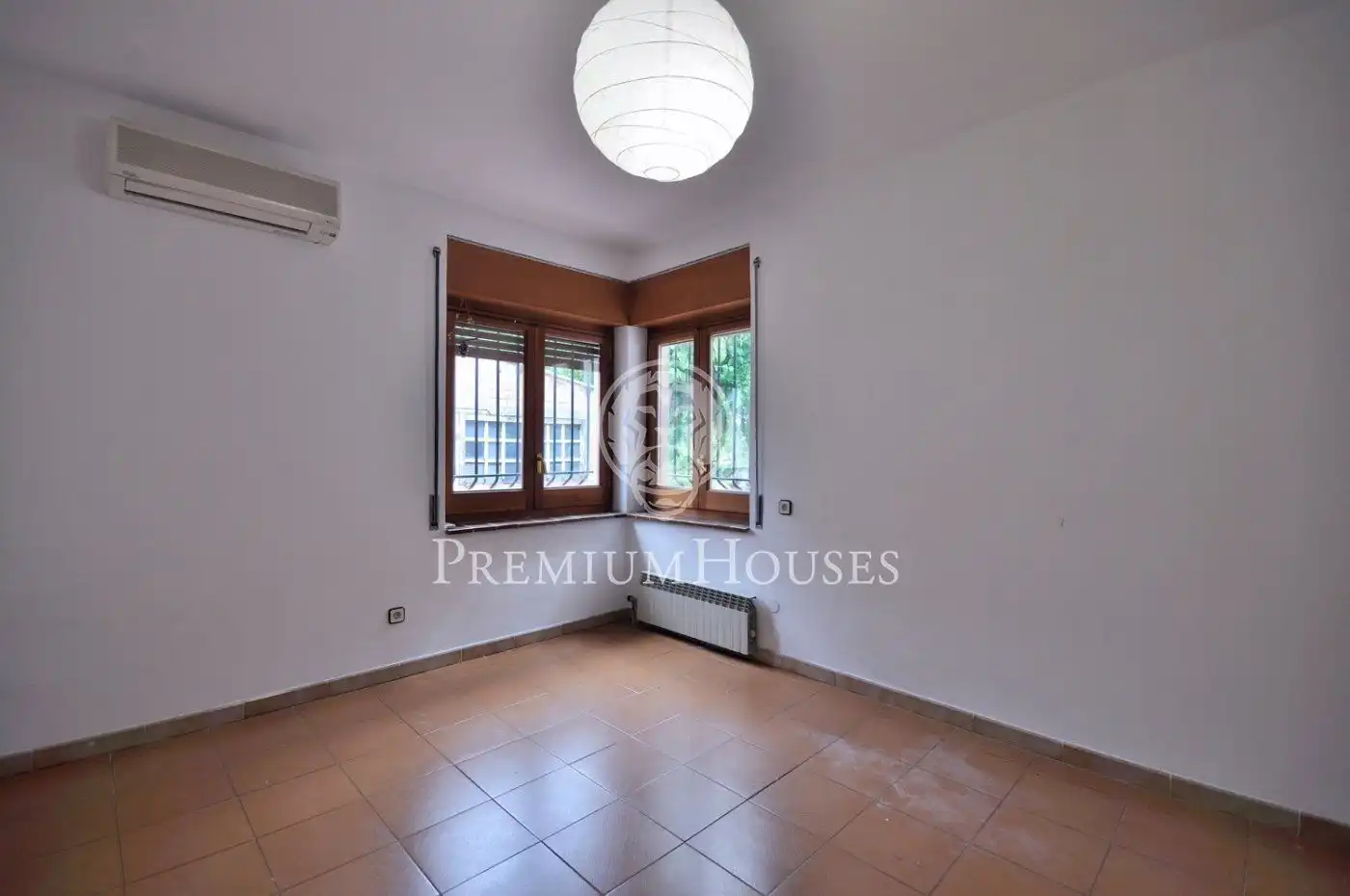 Houses for sale in Tiana
