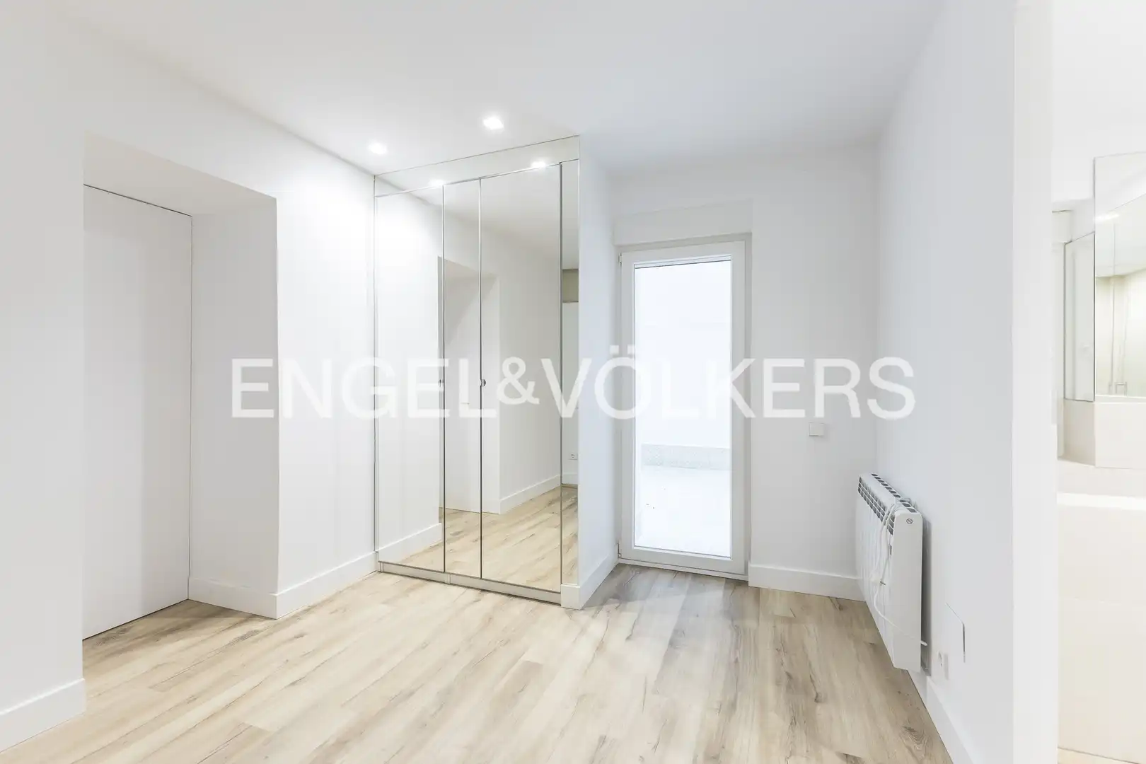 Schlafzimmer von Wohnung zum Verkauf in Madrid mit Heizung und Möbliert