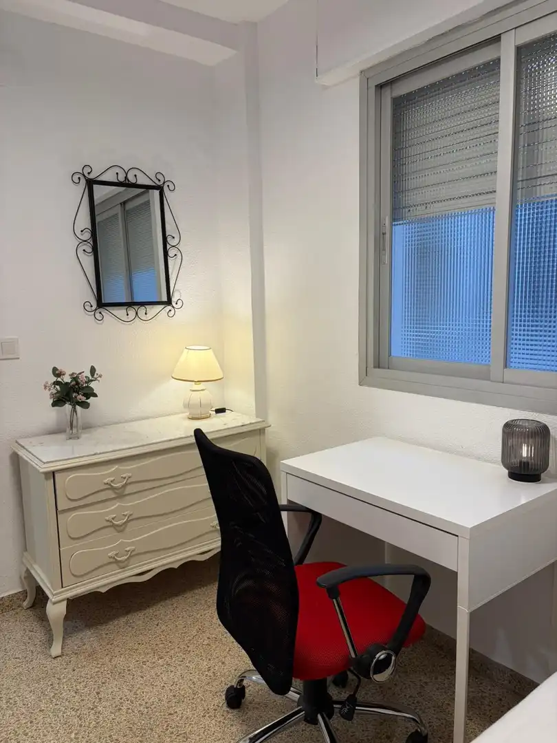 Schlafzimmer von Wohnung zur Miete in Centro