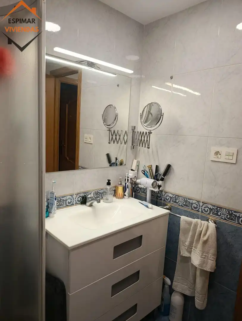Bathroom of Flat for sale in Zaragoza  with Furnished and Balcony