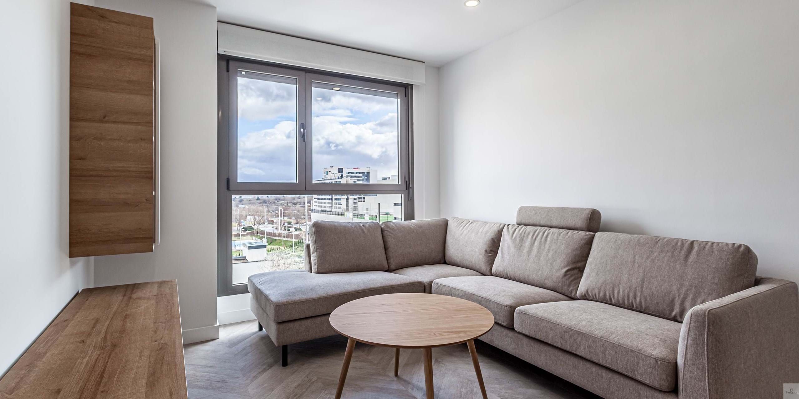 Living room of Flat to rent in  Madrid Capital  with Air Conditioner, Heating and Storage room