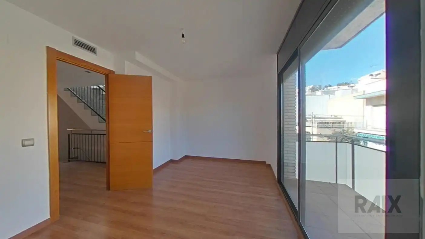 Dormitori de Dúplex en venda en L'Hospitalet de Llobregat amb Aire condicionat, Calefacció i Terrassa